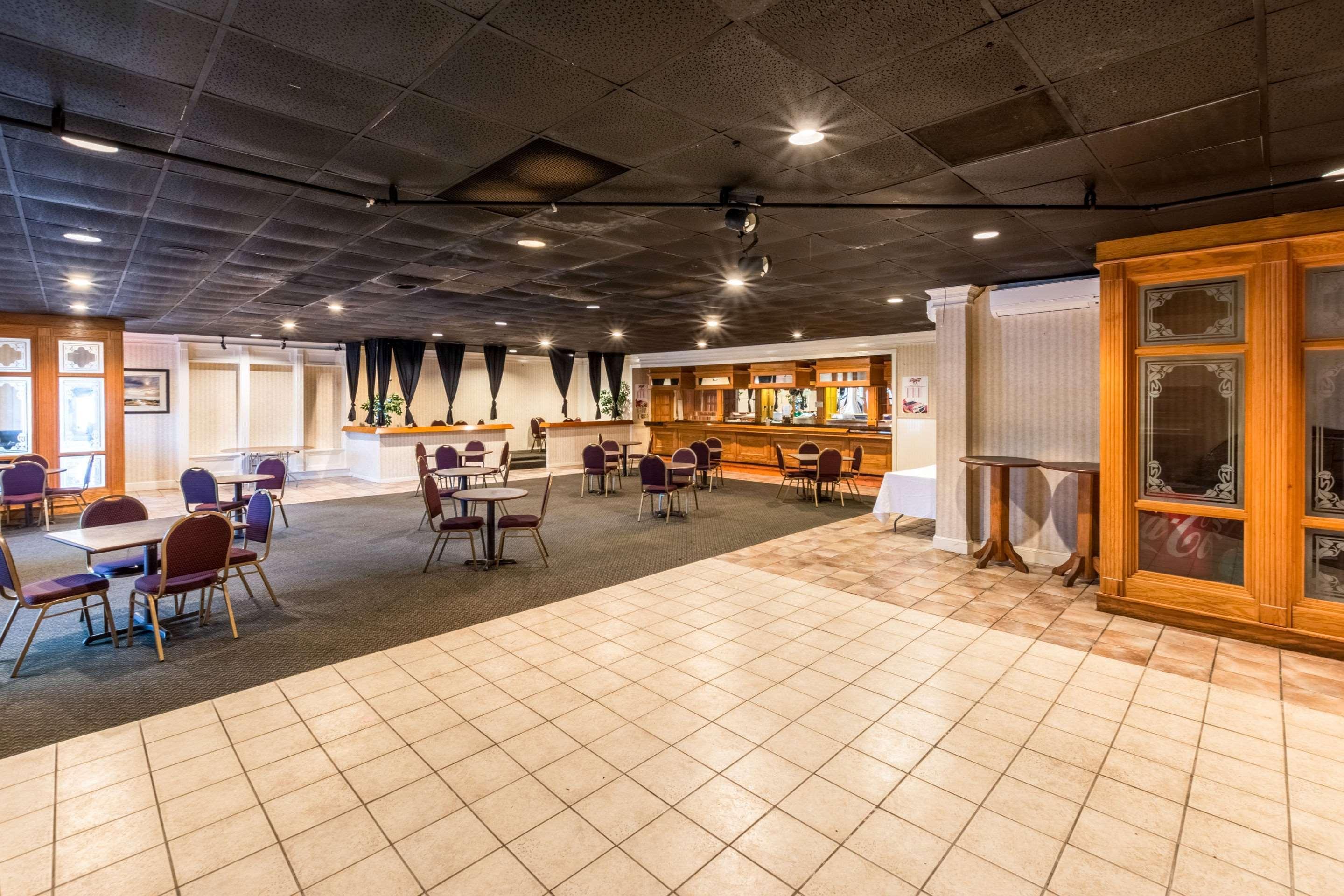 Orangeburg Inn & Suites Bagian luar foto