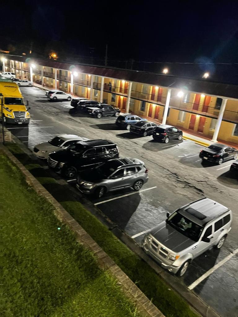 Orangeburg Inn & Suites Bagian luar foto
